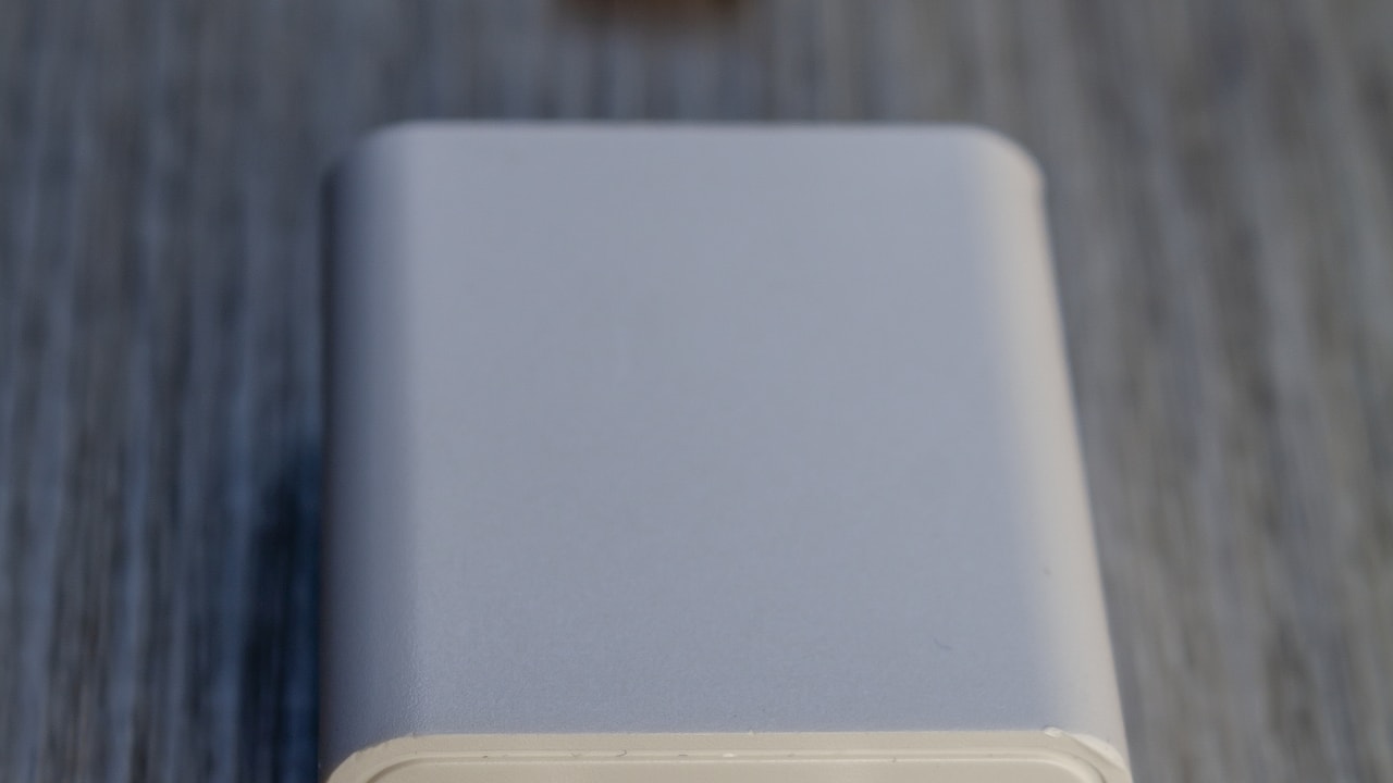 USB-C power adapter visual for Nintendo Switch 2 charging tips