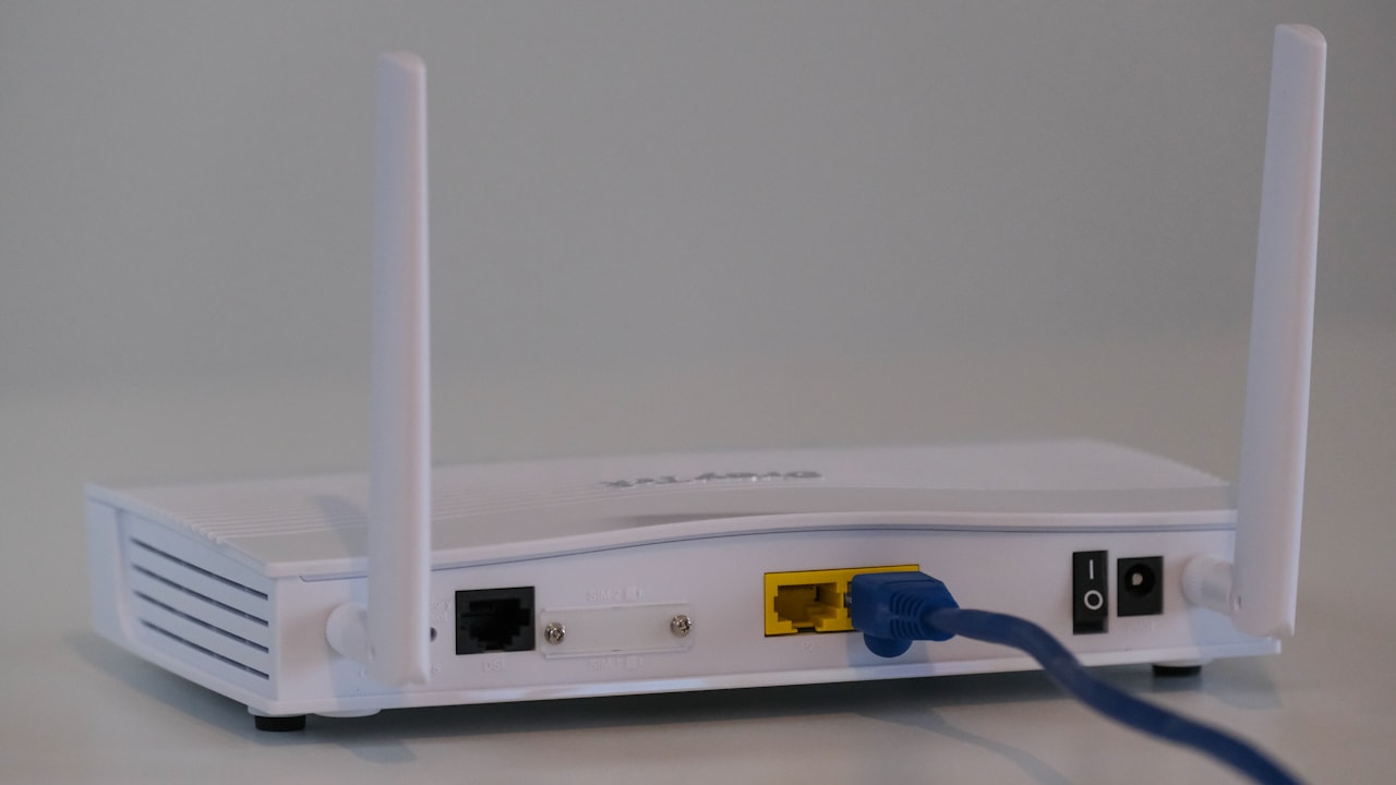 Ethernet connection visual for lowering VALORANT ping and packet loss